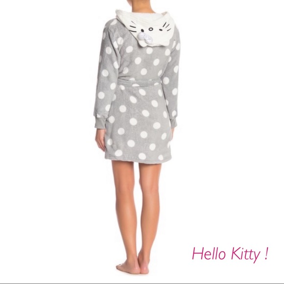 Hello Kitty Other - 🎉Only 1 left🎉❤️{Hello Kitty} Hooded Robe❤️❤️❤️❤️